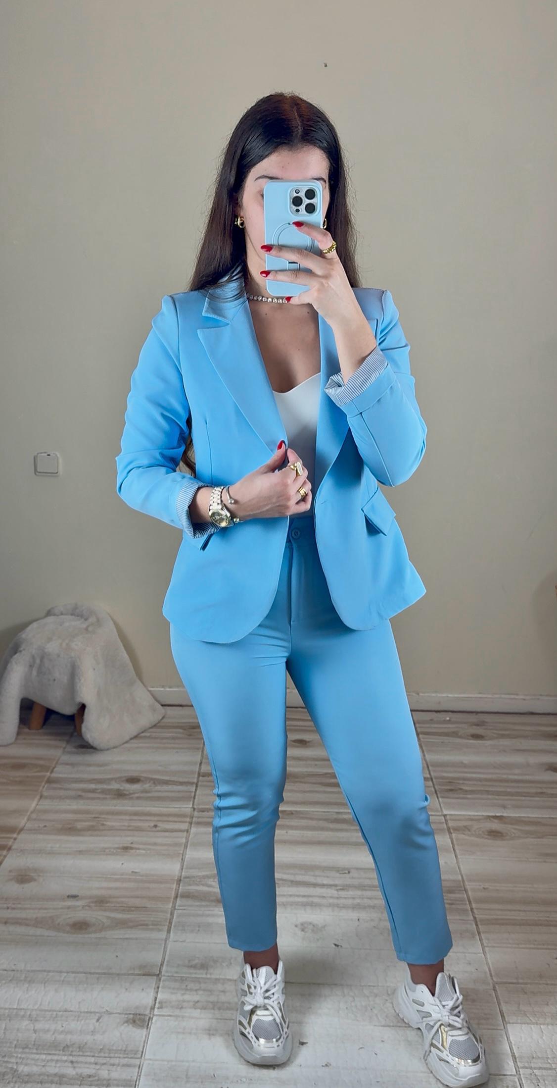 Blazer com riscas nas mangas