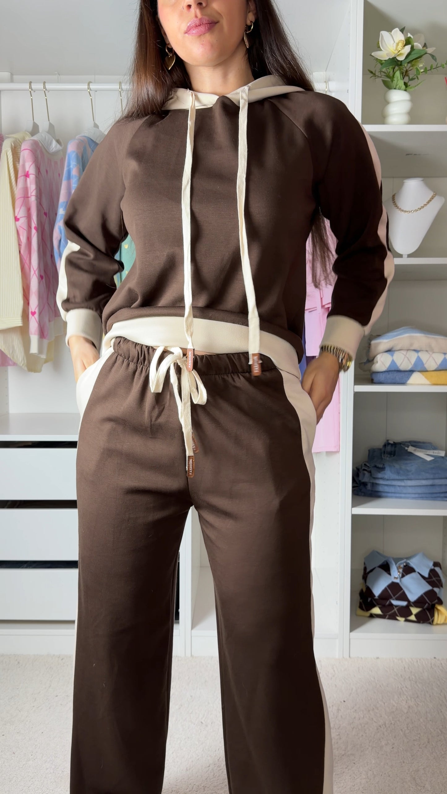 Conjunto fato de treino com risca lateral