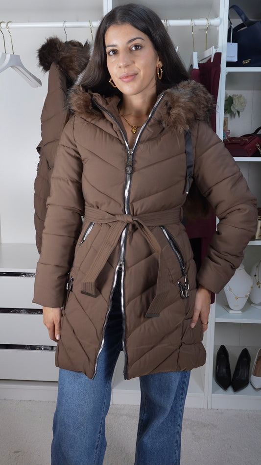 Parka castanha