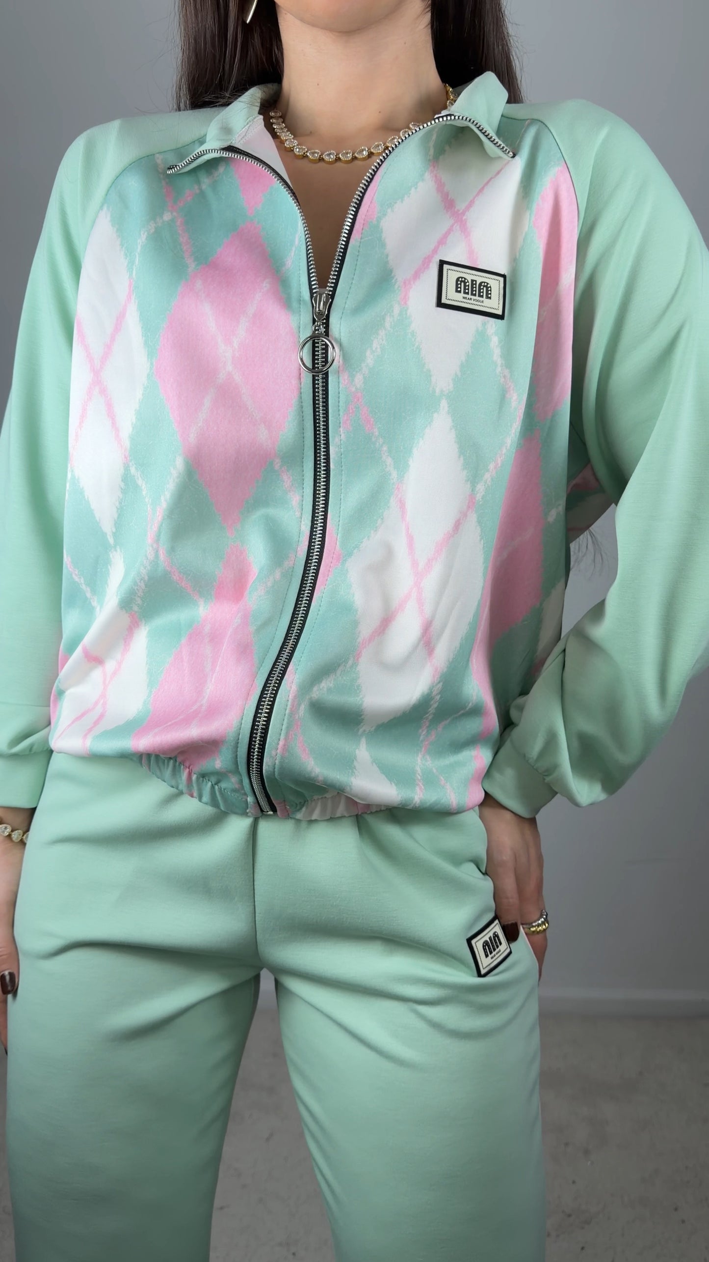 Conjunto fato de treino c/padrão de losangos