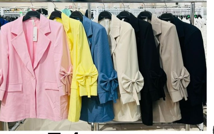 Fato c/ laços no blazer