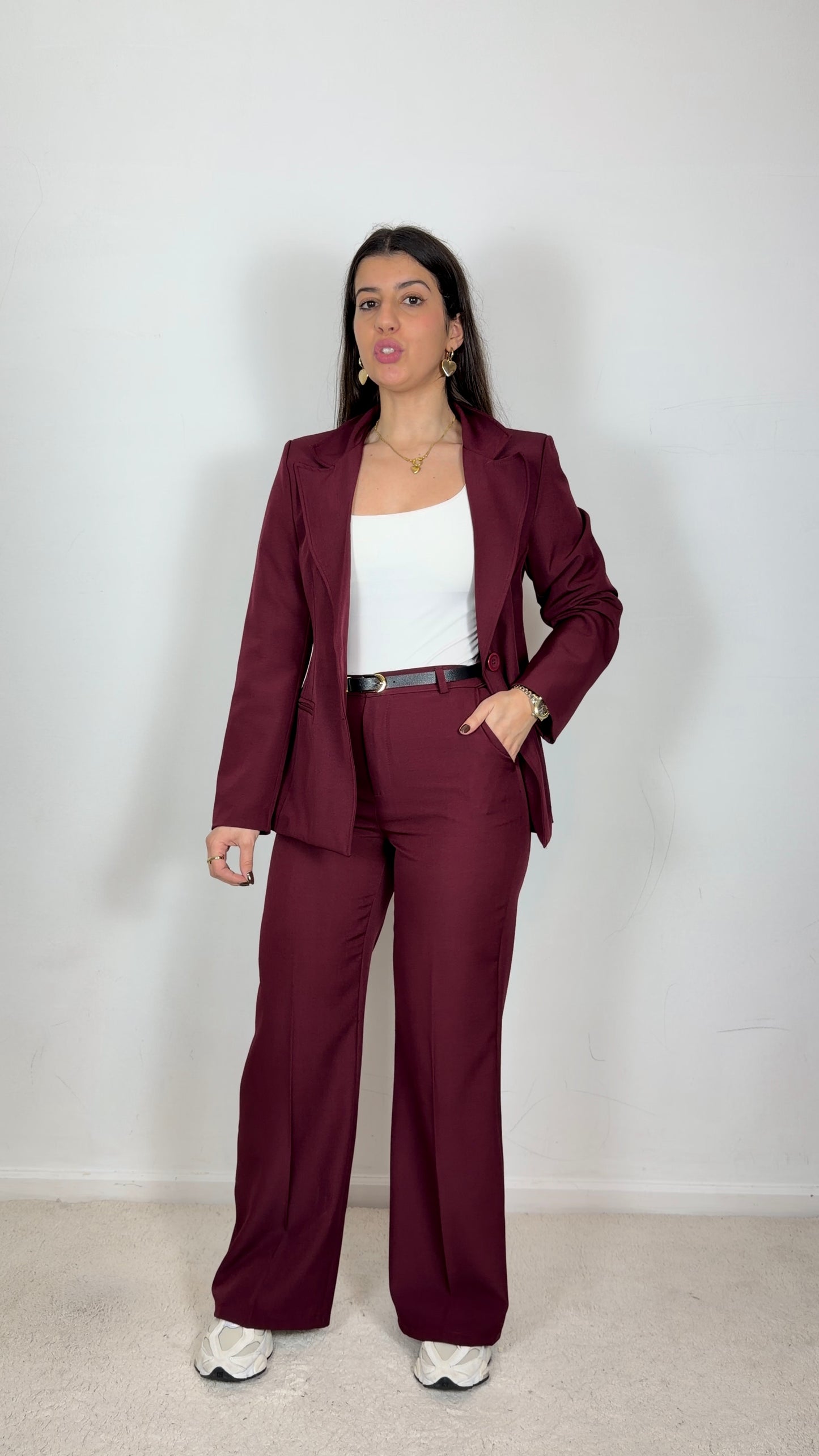 Fato elegante c/blazer cintado e calças wide Leg