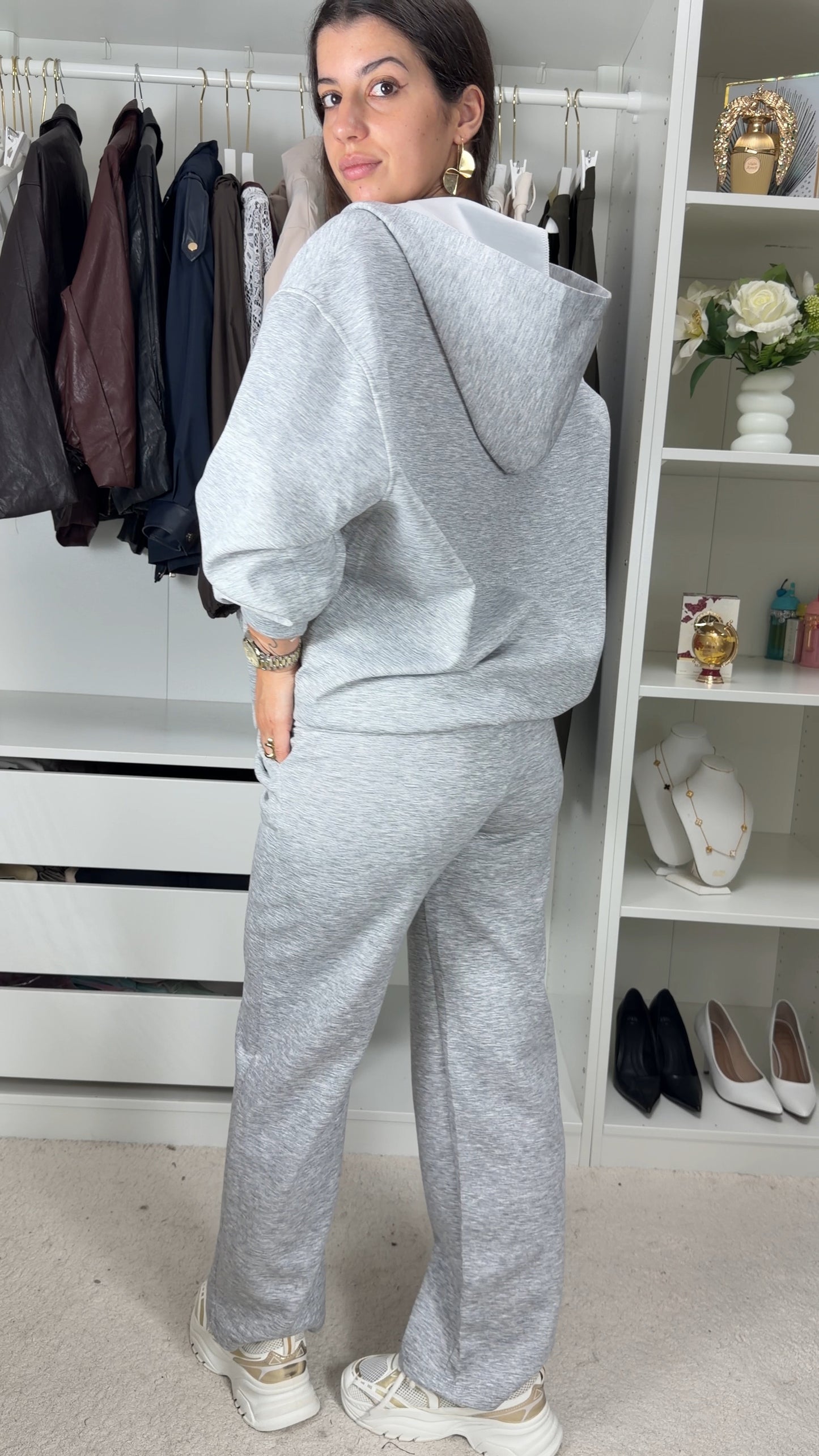 Conjunto fato de treino