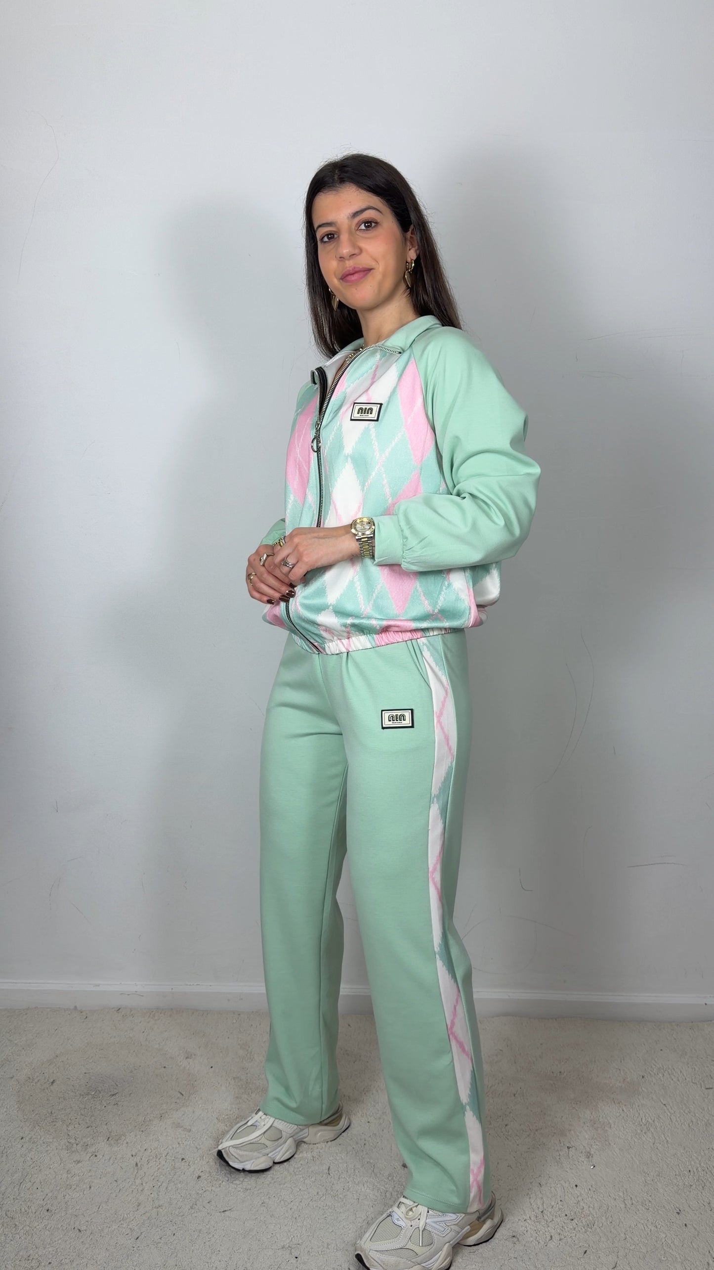 Conjunto fato de treino c/padrão de losangos