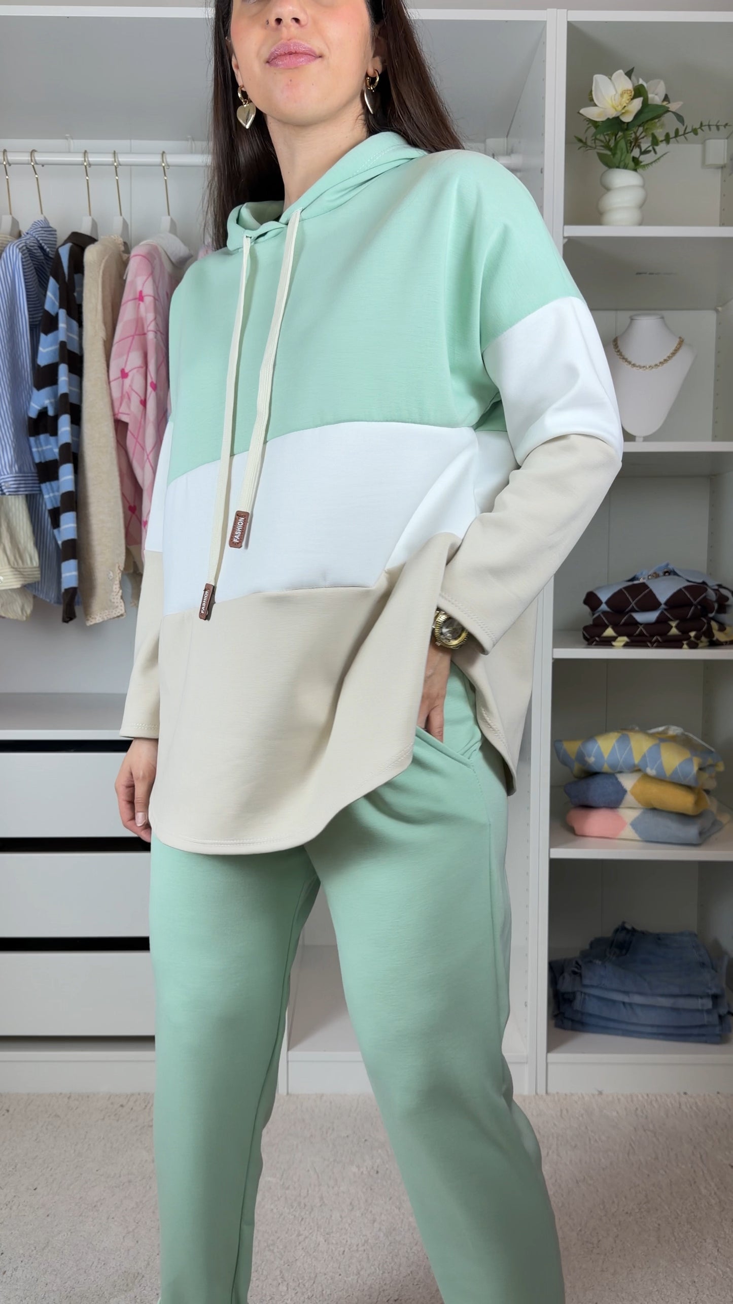 Conjunto fato de treino