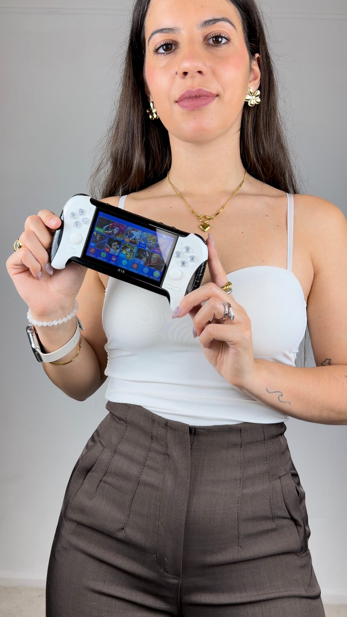 Consola retro x18 com design moderno