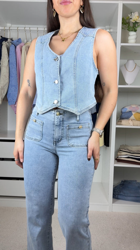 Conjunto com colete em ganga