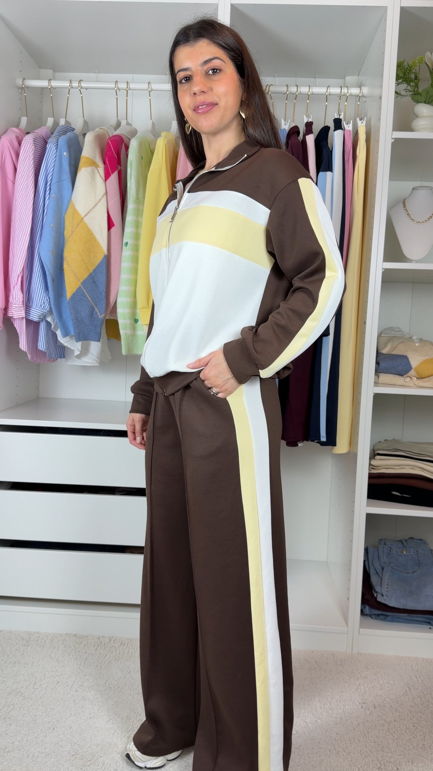 Conjunto fato de treino