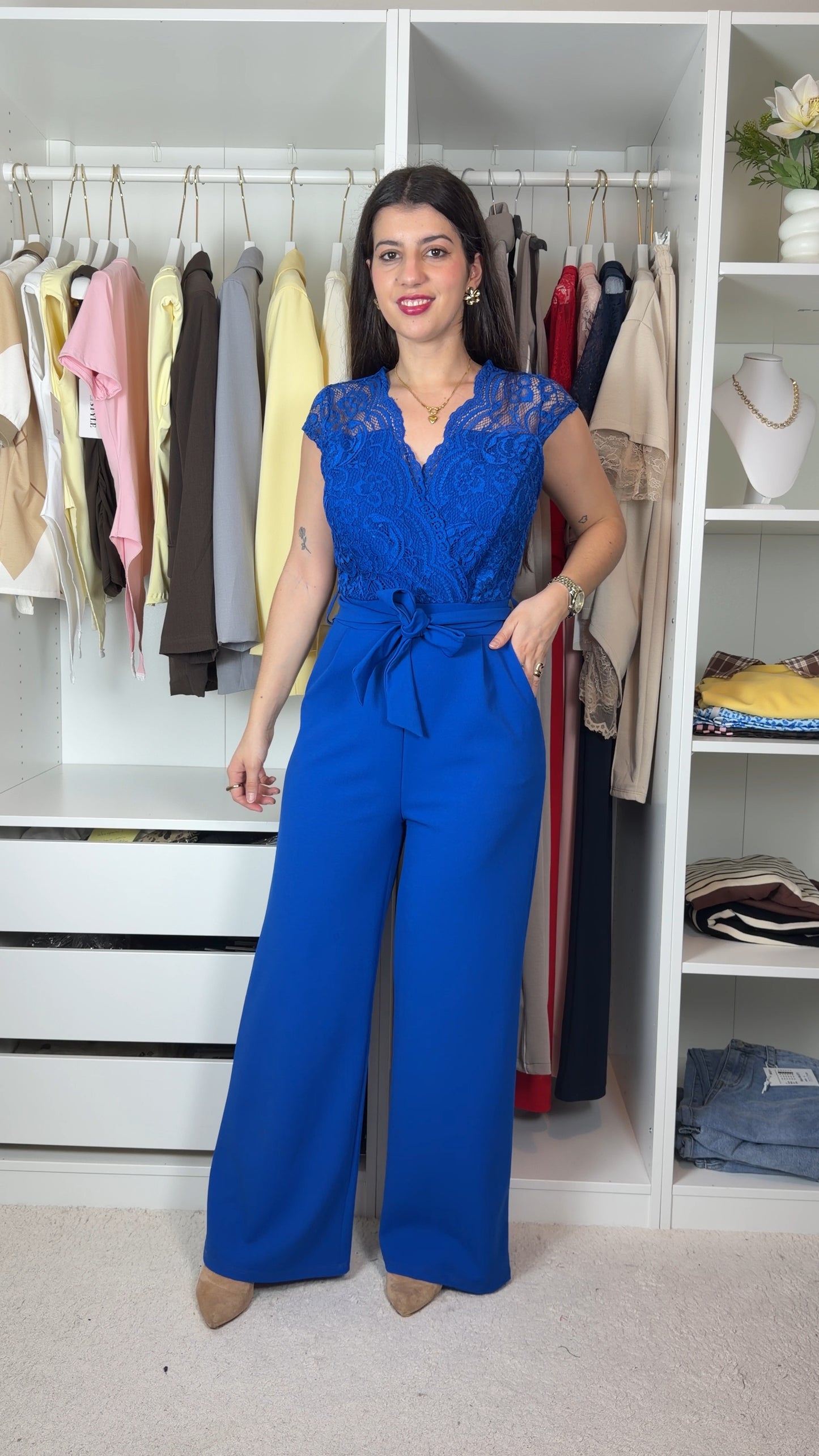 Macacão c/ decote rendado