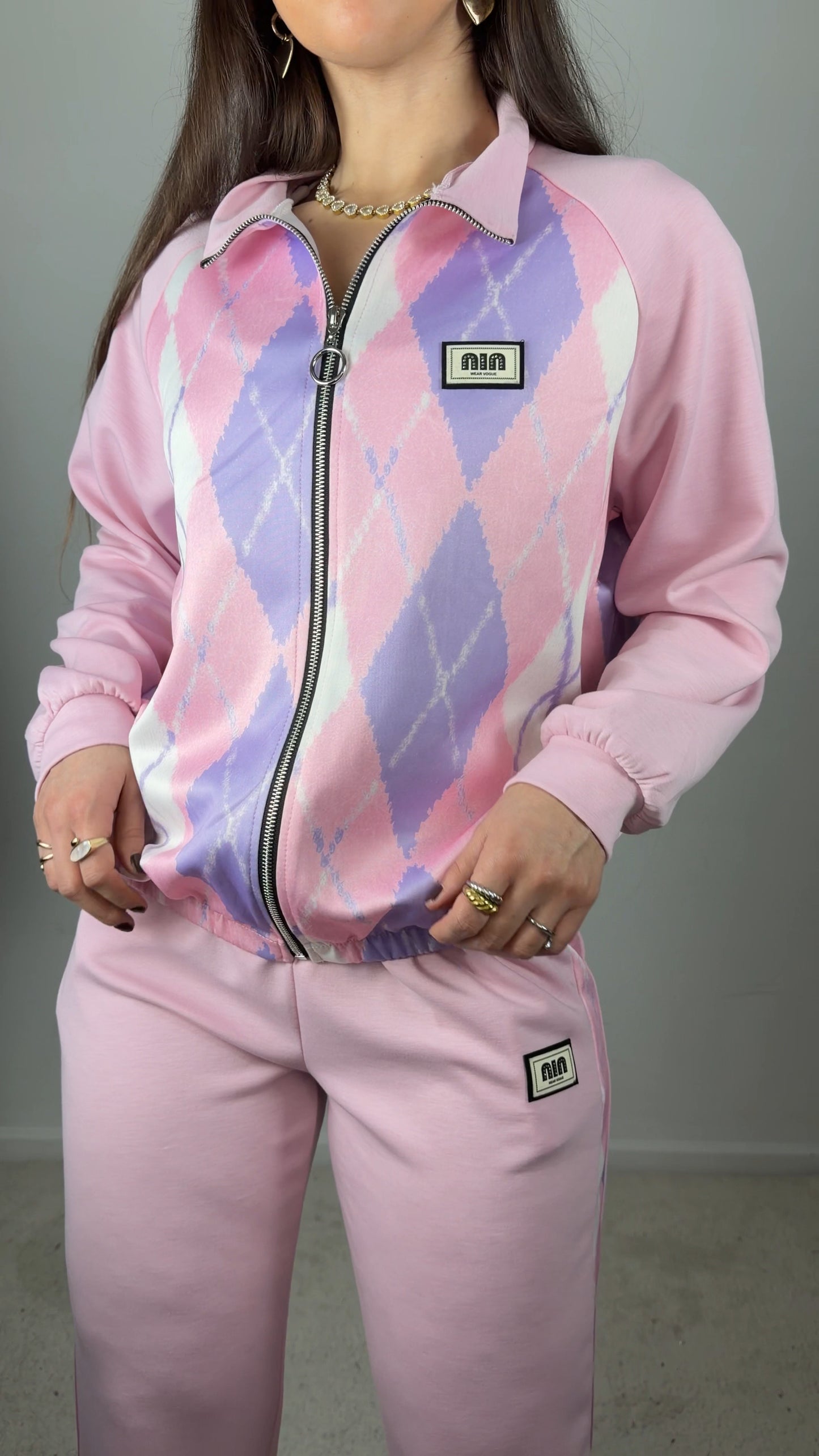 Conjunto fato de treino c/padrão de losangos